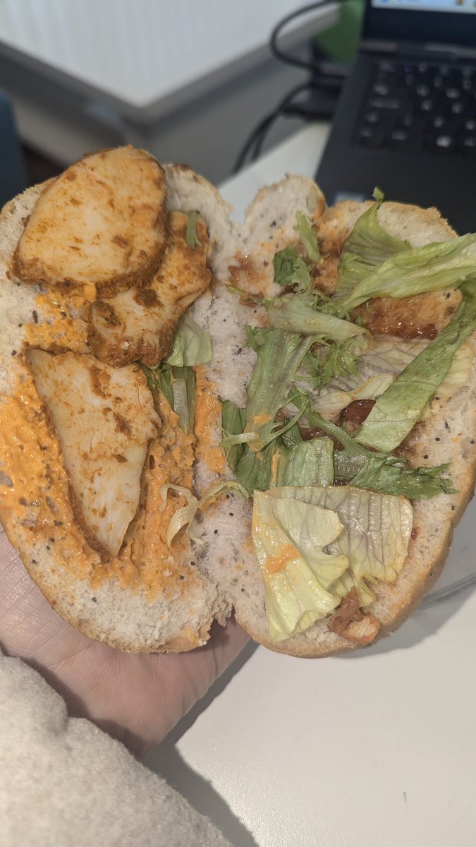 princesstamx's tweet photo. @GreggsOfficial Mexican oval what even is this! I wouldn't mind I paid £3.25 for this 💩 https://t.co/s9F39edUXv