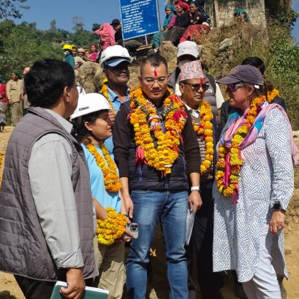 Today in Karnali🇳🇵, Development Director <a href="/bird_pippa/">Pippa Bird</a> tog/w <a href="/NDRRMA_Nepal/">NDRRMA</a> &amp; <a href="/UN_Nepal/">United Nations in Nepal</a> witnessed <a href="/WFP/">World Food Programme</a>’s REDI project in action!

With vital support from <a href="/UKinNepal/">UK in Nepal 🇬🇧🇳🇵</a>, we are rehabilitating 60 quick-impact projects to rebuild long-term resilience for 6000 earthquake-affected families.