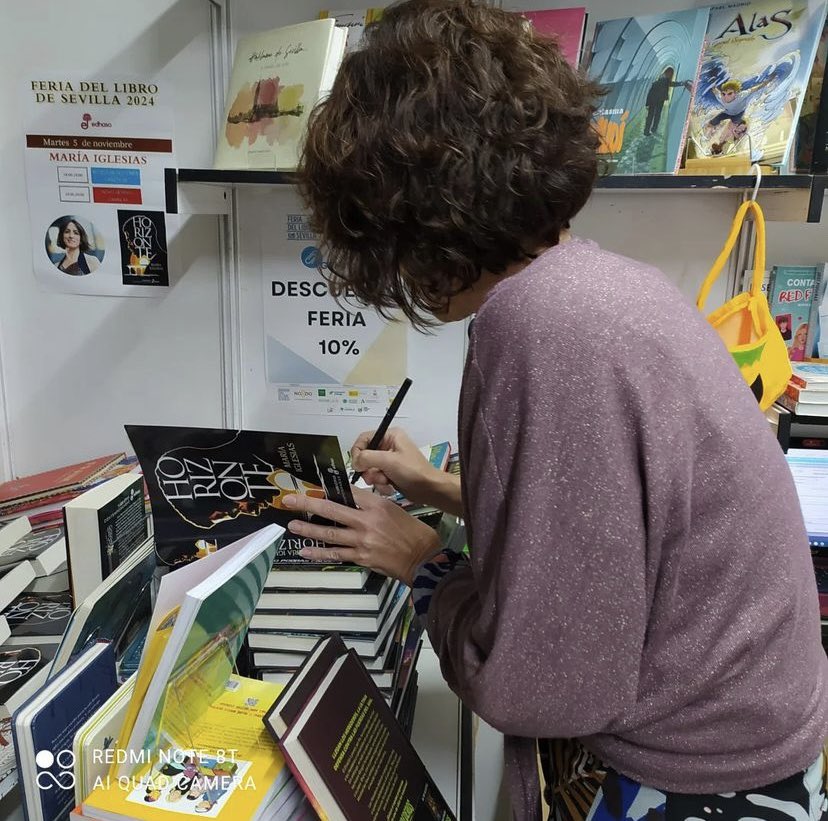 María Iglesias (@mariaireal) on Twitter photo ¡Gracias, librera/os! Sin vosotras, Maru de <a href="/LibreriaBotica/">Librería Botica de Lectores</a> , Rosa de Novogéminis el encuentro con lectora/es sería imposible en librerías y en <a href="/FLSevilla/">Feria Libro Sevilla</a> . Sin vosotras y compañera/os (como Bea de <a href="/LibreriaBalqis/">Librería Balqís</a> , con quien espero reencontarme sin lluvia). Amistad y cariño😉📚. ¡Gracias, librera/os! Sin vosotras, Maru de <a href="/LibreriaBotica/">Librería Botica de Lectores</a> , Rosa de Novogéminis el encuentro con lectora/es sería imposible en librerías y en <a href="/FLSevilla/">Feria Libro Sevilla</a> . Sin vosotras y compañera/os (como Bea de <a href="/LibreriaBalqis/">Librería Balqís</a> , con quien espero reencontarme sin lluvia). Amistad y cariño😉📚.