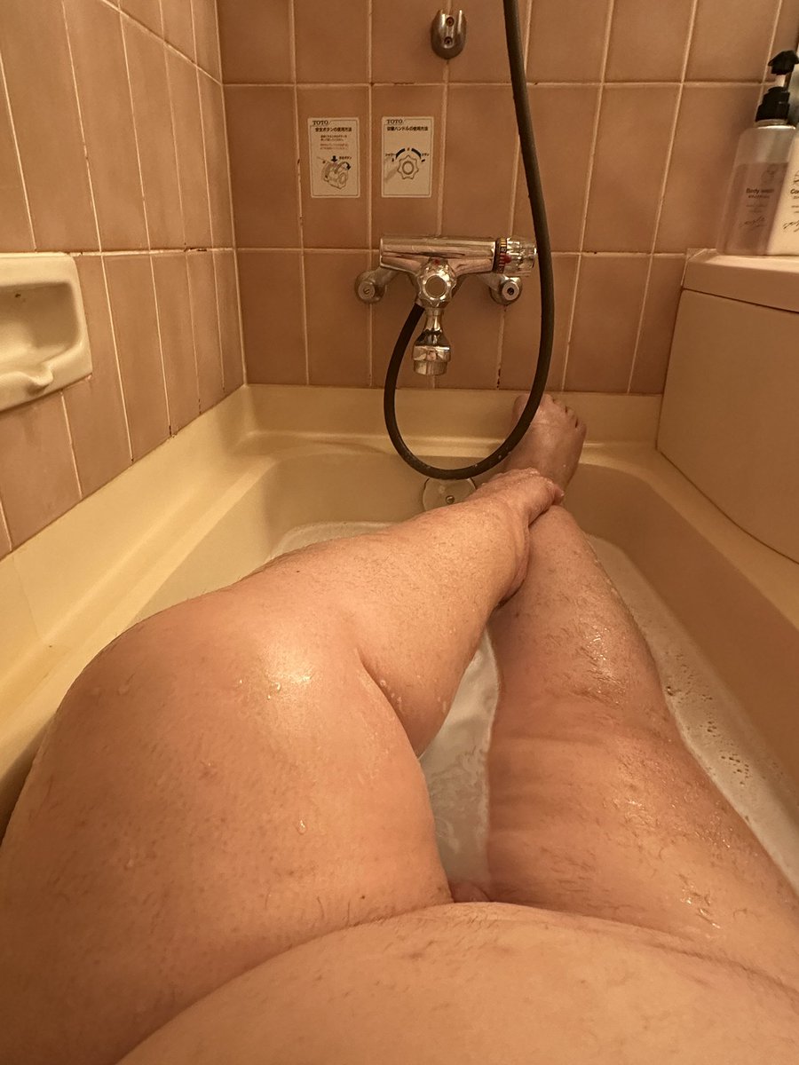 marknicholask's tweet photo. Shall we have a 🛁? https://t.co/ICD8HQHImf
