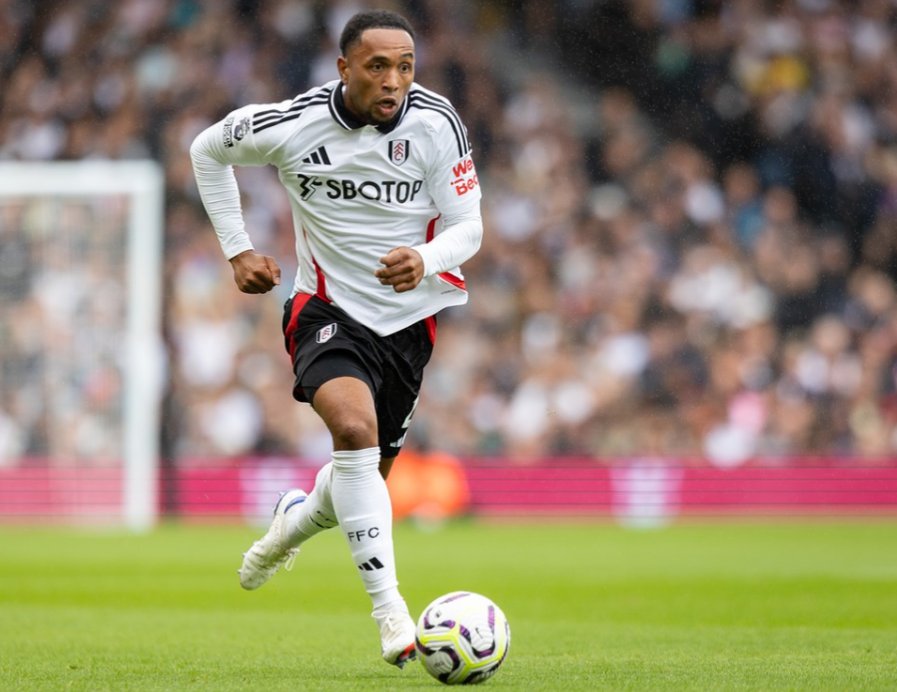FulhamTransfer's tweet image. Hey 👋 @FulhamFC how about getting this man a new contract? 
He's been outstanding this season &amp;amp; fully deserving of a new contract. 
⚫⚪#FFC