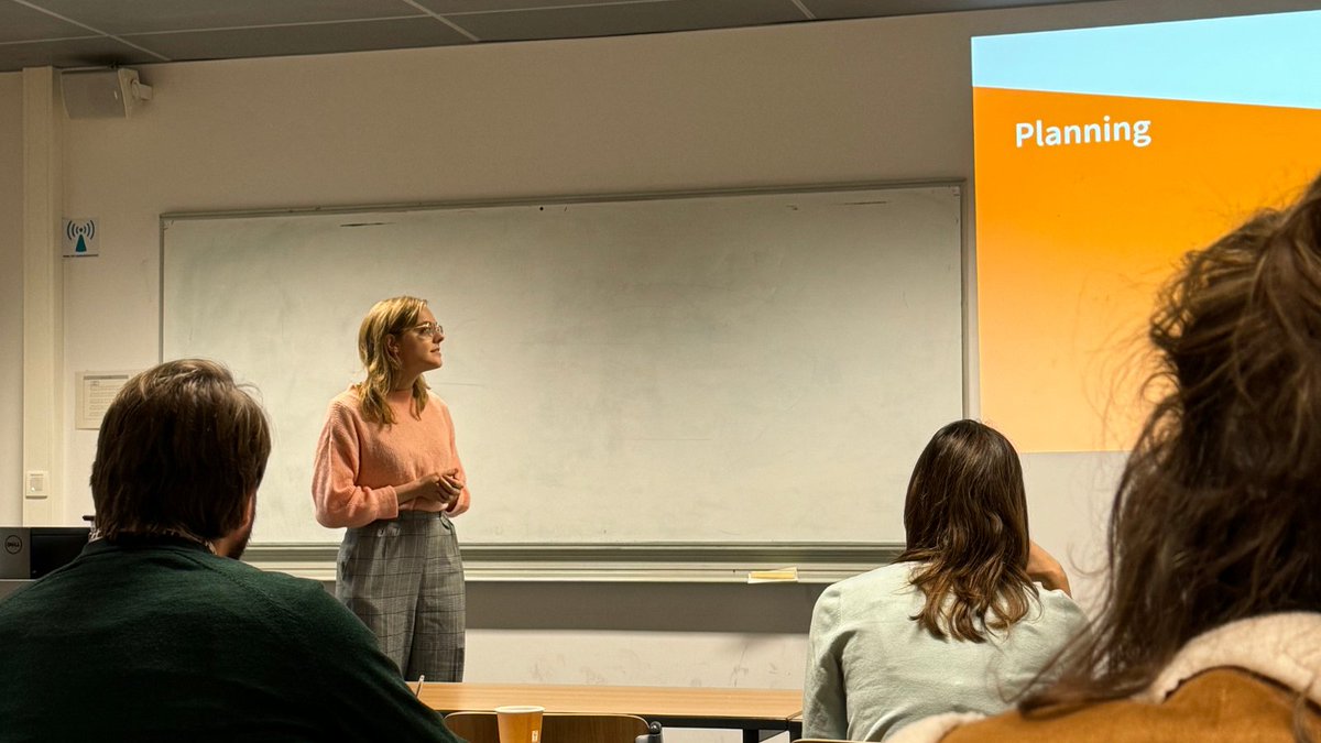 Onderzoek Arteveldehogeschool (@onderzoekahs) on Twitter photo Vandaag draaide #ResearchConnect om internationaal onderzoek! Bedankt aan @timvh, <a href="/EdwardVooght/">Edward De Vooght</a>, <a href="/Elien_Crois/">Elien Crois</a> (<a href="/OnderzoekOdisee/">OnderzoekOdisee</a>) en Tielke Uvin voor het delen van jullie waardevolle inzichten met onze onderzoekers. Het werd gesmaakt! 💪 Vandaag draaide #ResearchConnect om internationaal onderzoek! Bedankt aan @timvh, <a href="/EdwardVooght/">Edward De Vooght</a>, <a href="/Elien_Crois/">Elien Crois</a> (<a href="/OnderzoekOdisee/">OnderzoekOdisee</a>) en Tielke Uvin voor het delen van jullie waardevolle inzichten met onze onderzoekers. Het werd gesmaakt! 💪