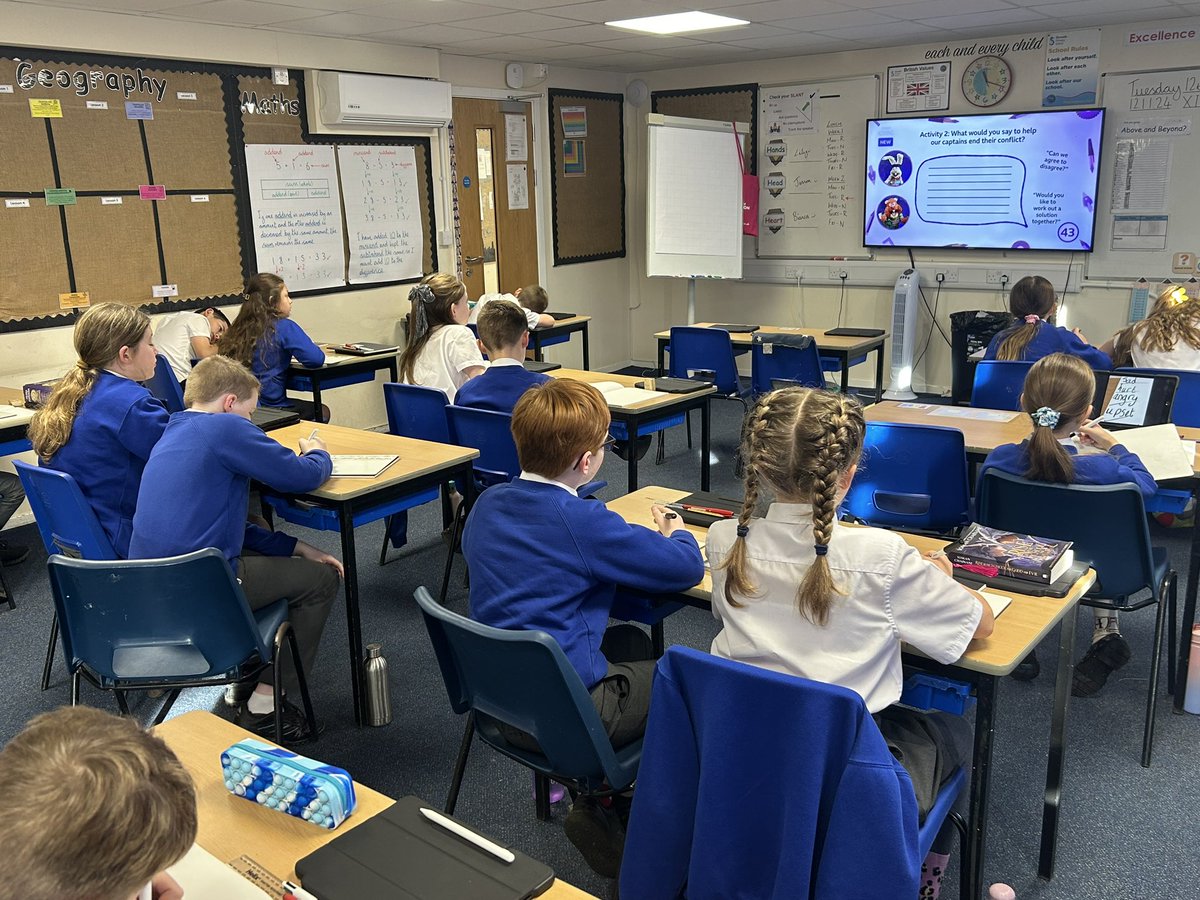 Miss Hitchen tweet media