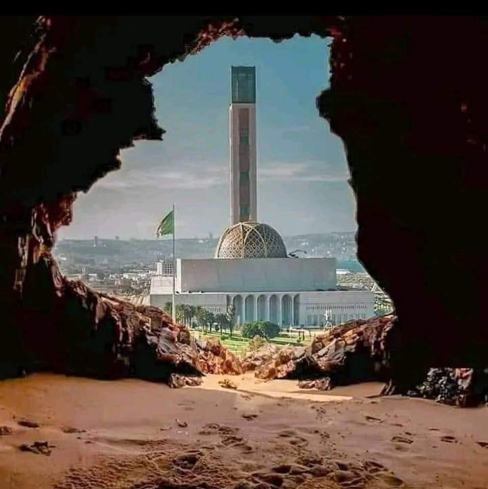 MeriAmine's tweet photo. نحن من يفرض النسق 
و نحن من يتحكم في وتيرته
#ولا_غالب_إلا_الله https://t.co/nVAhEgn381