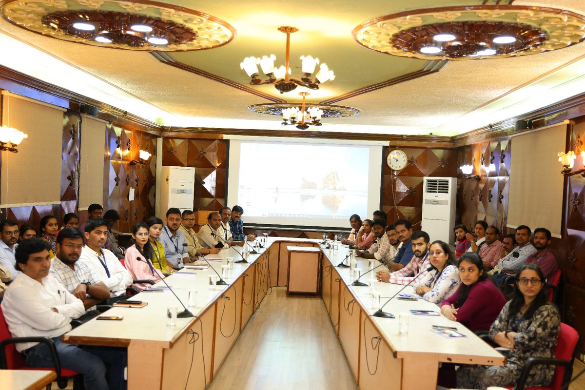 csiriict's tweet photo. A Refresher Course on “Conventional, Chromatographic and Spectral Analysis of Oils &amp; Fats” was inaugurated by In-charge Director Dr. A. G. Rao,  on 12th November 2024. 
@CSIR_IND @DrNKalaiselvi @CSIR_NIScPR @AcSIR_India https://t.co/2pK6dgvxlt