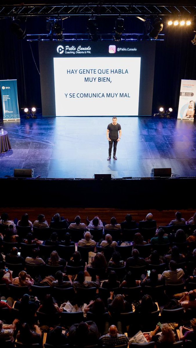 En la oratoria no existen términos medios: 
O la odias o la amas!
O es tu aliada o tu enemiga!
O te da o te quita!
O te impulsa o te hunde!
O te ayuda o te complica!
O te construye o te destruye!

Todos tenemos la habilidad para dominarla y hacer que juegue a nuestro favor!