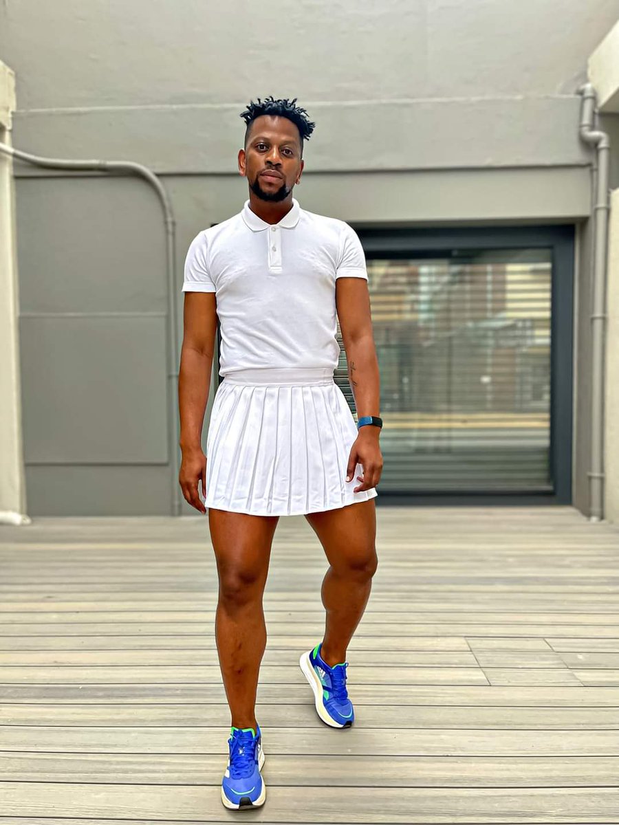 Gents the challenge is out 😅😅😅

Ladies time to come and feed your eyes
