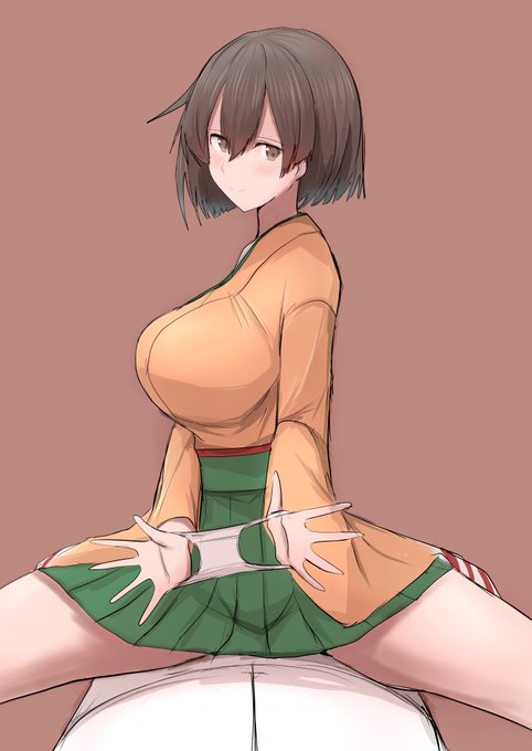 お題の提督の腰に跨って、脱ぎたてのパンツを押し付けて嗅がせる飛龍ちゃんです。 