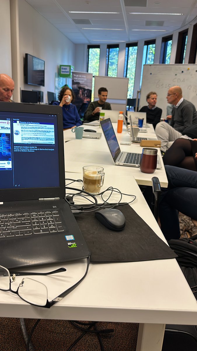 GIJSELSDOTCOM's tweet image. Achmea is een van de grootste financiële dienstverleners van Nederland. Het conglomeraat is de grootste verzekeraar van Nederland.

Deze week gaf ik daar mijn 424 ste Workshop - Generatieve A.I. voor een groep van Business &amp;amp; Functionele Analisten en dit via @IT-WORKS

#ChatGPT