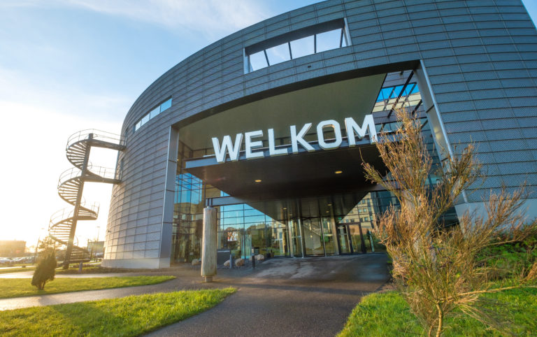 GIJSELSDOTCOM's tweet image. Achmea is een van de grootste financiële dienstverleners van Nederland. Het conglomeraat is de grootste verzekeraar van Nederland.

Deze week gaf ik daar mijn 424 ste Workshop - Generatieve A.I. voor een groep van Business &amp;amp; Functionele Analisten en dit via @IT-WORKS

#ChatGPT