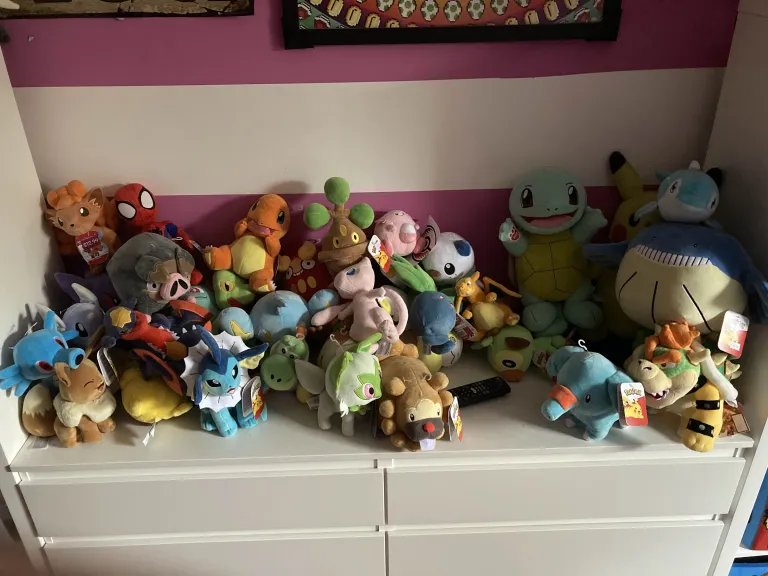 MollyStyleTweet's tweet photo. I was in Sainsbury's the other day and I saw this little guy on the shelf all by himself! 😭

My heart couldn't take it, I had to buy him and give him a home alongside all my other plushie friends so he'll never be lonely again ^_^
#PokémonPlushies #Finizen https://t.co/mE1pSsvBdy