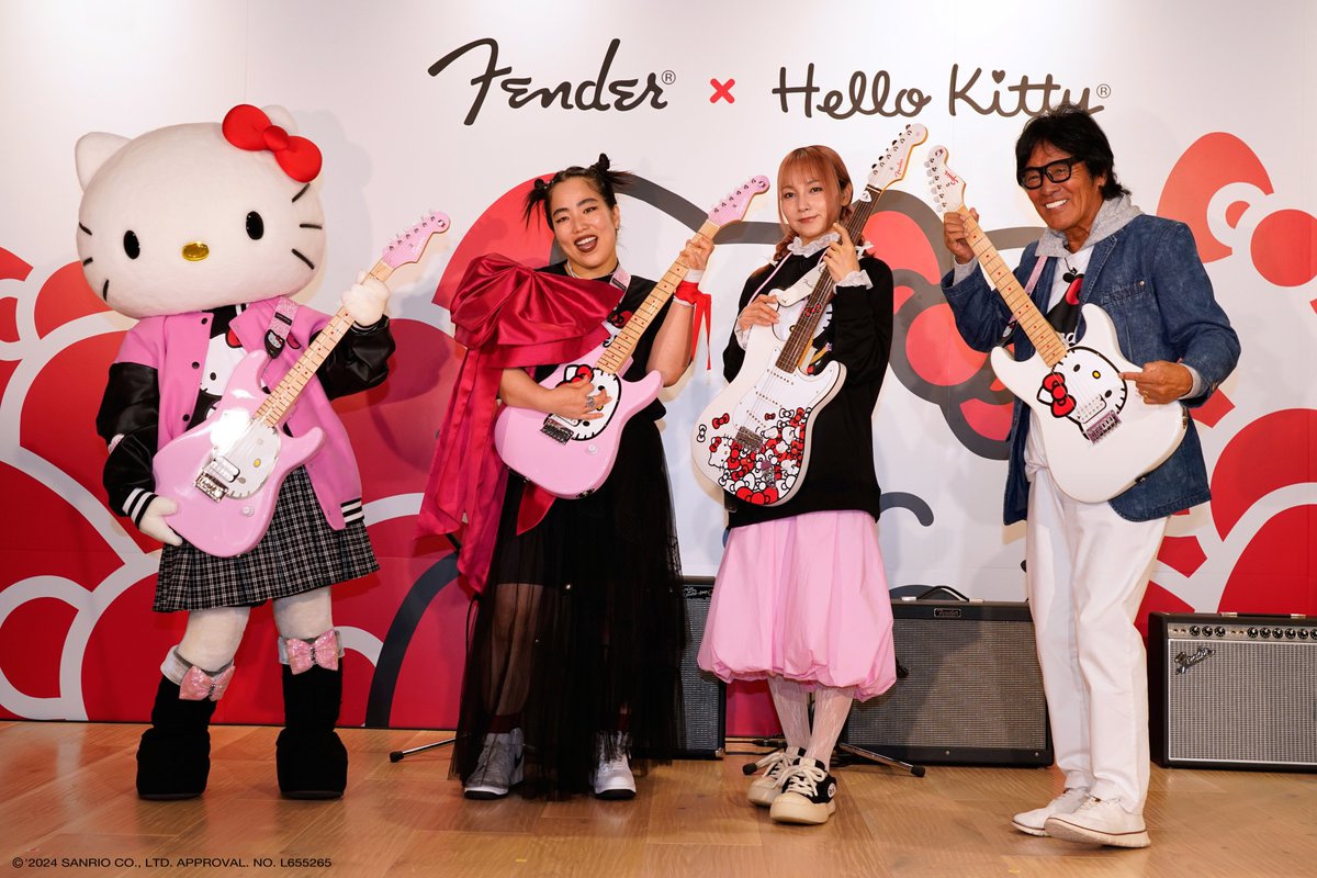 Fender_Official's tweet photo. #ハローキティ 50周年を祝う限定コレクション
『Fender x Hello Kitty 50th Anniversary Collection』発売を祝して、#松崎しげる、#ゆりやんレトリィバァ 、#MAMI (#SCANDAL)、そして #ハローキティ が #FenderFlagshipTokyo に登場し、4人でスペシャルセッションを披露❗️
#FenderHelloKitty https://t.co/SuahSLhAnU