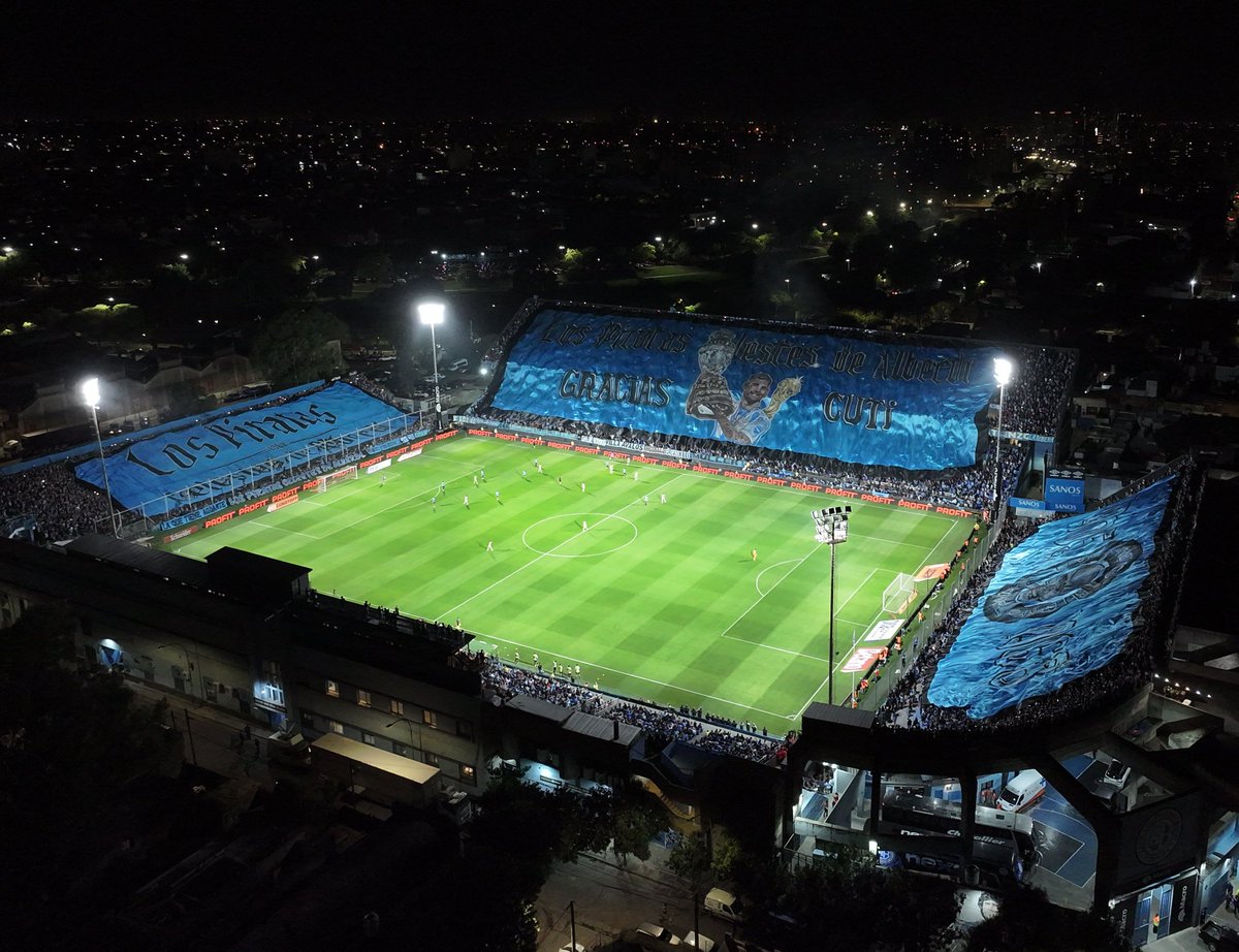 Ayer volvió la mística en el Gigante, fue una fiesta con todas las letras, de esos partidos que le tiras la cancha encima al rival y sentis que no había forma de perderlo. 

JULIO CESAR VILLAGRA SEÑORES. EL MAS GIGANTE DE LA PROVINCIA.
