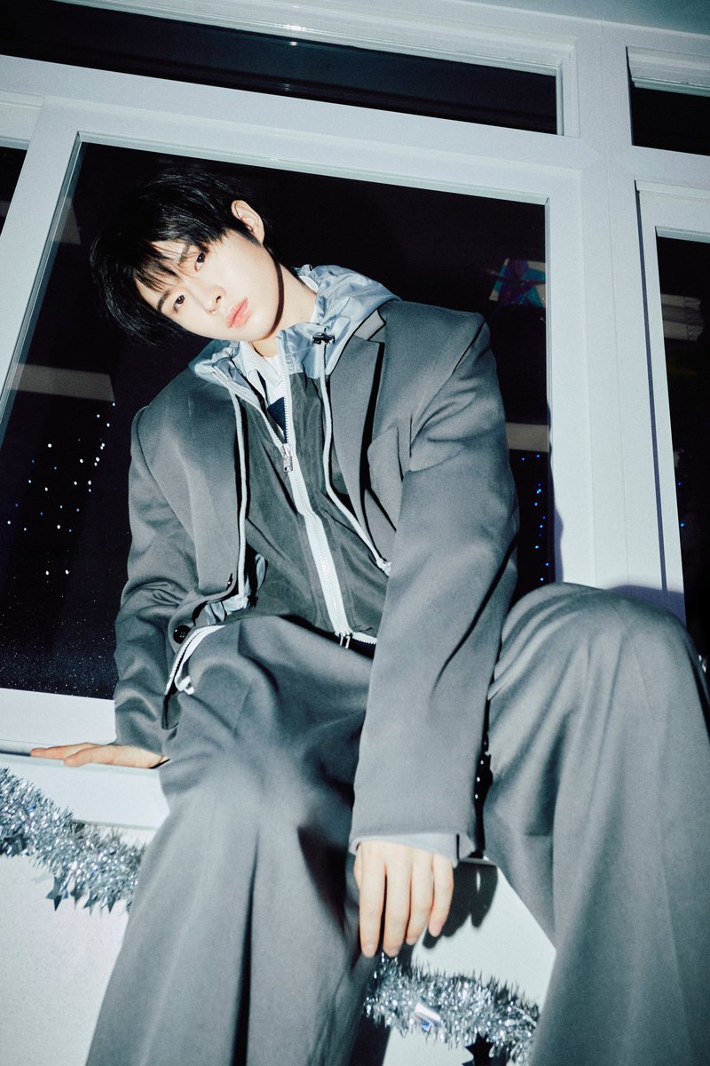 TWS_PLEDIS's tweet photo. TWS : 1st Single 'Last Bell'
Official Photo 1

#KYUNGMIN #경민

🔔 2024.11.25 6PM (KST)
🔔 2024.11.25 4AM (ET)

#TWS #투어스 #247WithUs
#Last_Bell https://t.co/uh8jPPahKc