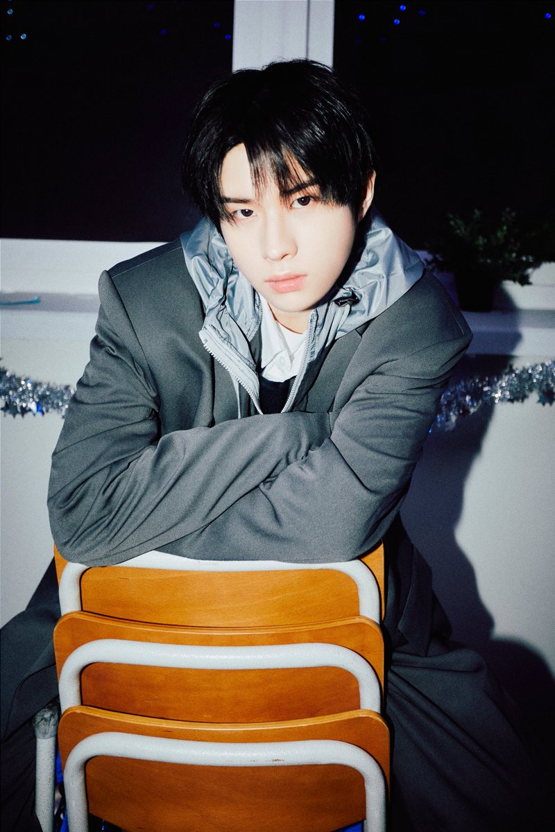 TWS : 1st Single 'Last Bell' Official Photo 1 #KYUNGMIN #경민