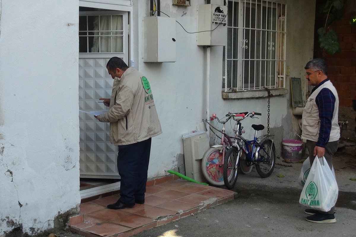 umutkervanivkf's tweet photo. Umut Kervanı olarak Batman'da geçen ay düzenlediğimiz kermes'ten elde edilen gelirle ihtiyaç sahibi 350 Aileye gıda paketi ve hijyen paketi dağıtımı gerçekleştirdik. https://t.co/X5E7PrHINe