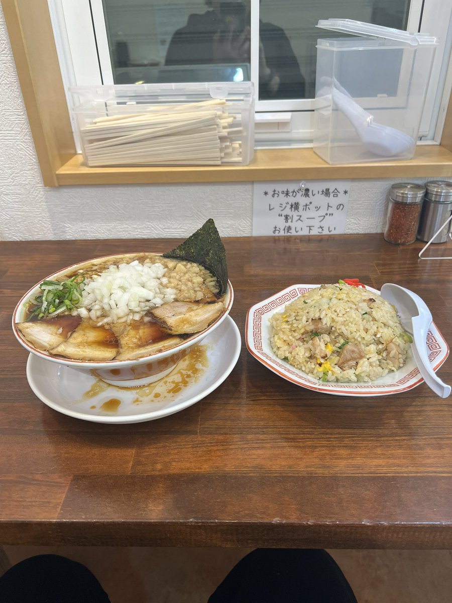 Xl1200x2011's tweet photo. またまた1カ月近くあいてしまった💦
いつものお礼も兼ねてやっとこさ来れました
久々だとやっぱ沁みるね〜😭
今日も最上の一杯💕ご馳走さまでした🙏🏼
ラーメンウォーカー無理せず頑張ってくださいね〜
#koimenya_Sakuna
#柏ラーメン
#RW_Kitchen
#柏ブラック https://t.co/2yTMjq9gW5