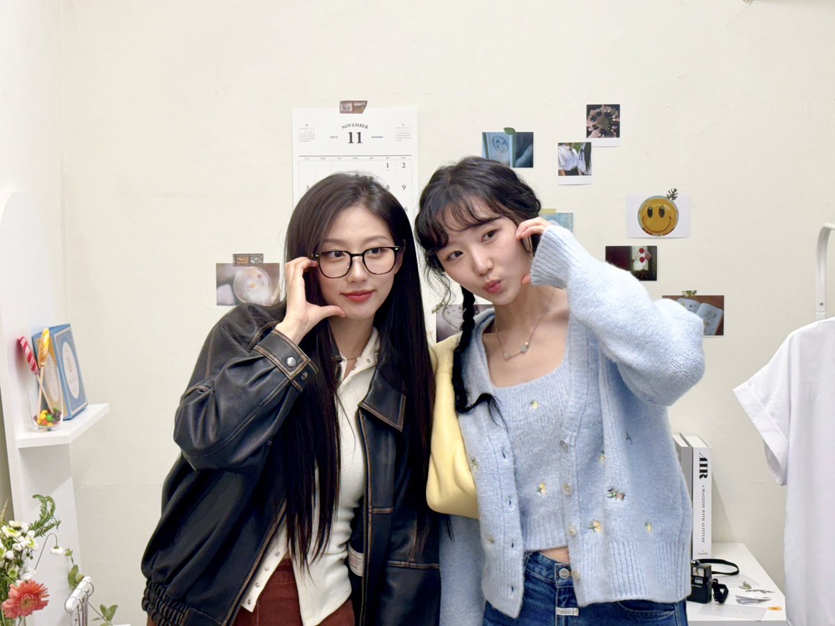 LOVEYE_LIKEIN's tweet photo. · ˚ * 🍃

𝗧𝗿𝗮𝗰𝗲𝘀 𝗼𝗳 𝗧𝗶𝗺𝗲

카페 이벤트 마감했습니다 ◡̈ 
3일간 방문해주신 많은 분들 감사합니다💗 
러블리즈 10주년 축하해🫶🏻

#러블리즈_영원히_만날래
#러블리즈 #류수정 #정예인 https://t.co/dUjm9kU911