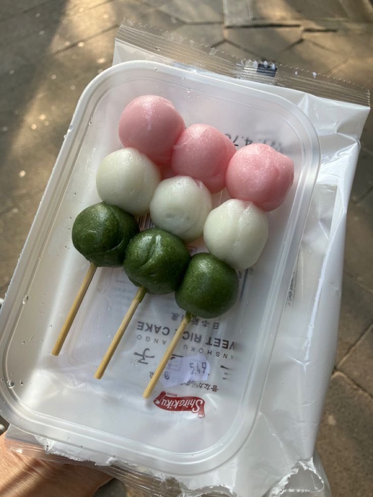 aylafyu. tweet media