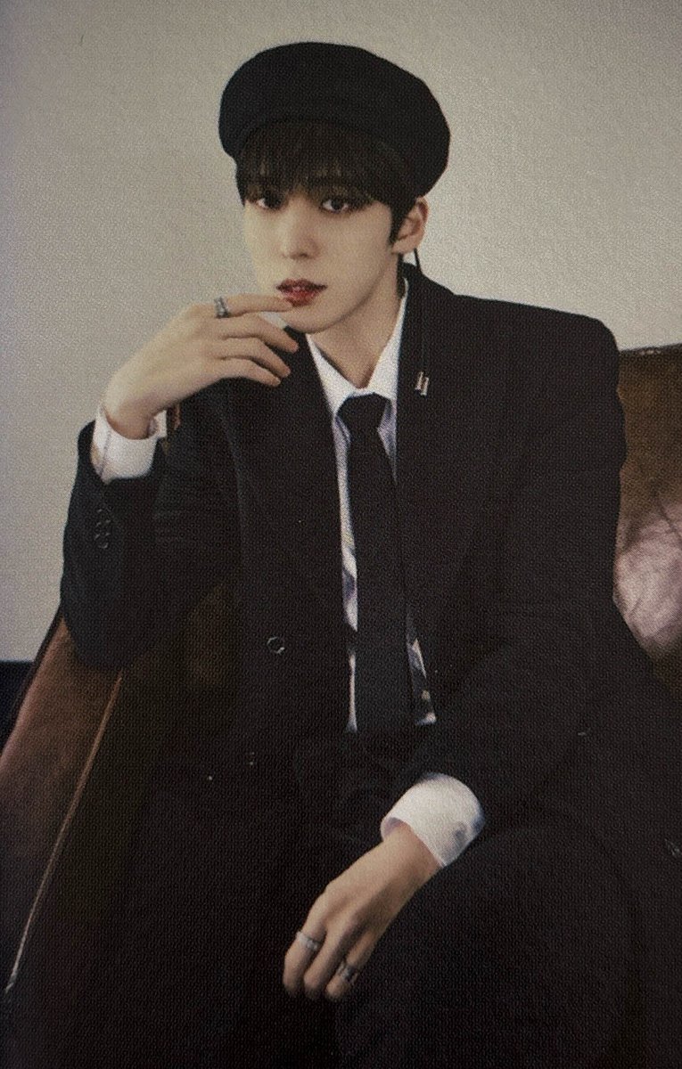 atz_scans's tweet photo. #YUNHO #에이티즈 #ATEEZ #GOLDENHOURPART1 https://t.co/UOKLvuS8kp