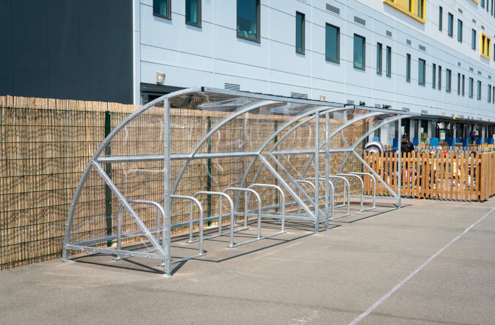 thinktravelglos's tweet image. 📣 Schools in Gloucestershire! Need cycle parking to promote active travel for your students? The @cyclehoop Education Fund offers grants to install secure cycle storage. Apply by Nov 15, 2024! 🚲🌍 #SustainableTravel #GloucestershireSchools  @GlosCC  👉  orlo.uk/ujUhz