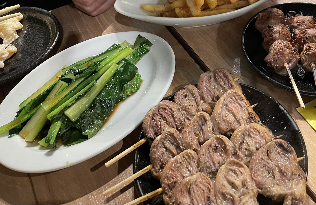 mujo369's tweet photo. 名古屋の焼き鳥屋さんを教えてもらった。
桁違いにうまい！砂肝の最高到達点か！？ https://t.co/gdM5nIDUMR