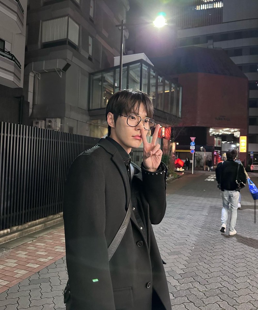 벌써 2025년 새해가 50일밖에 안 남았대서 . . 작년 연말 도영 모음집 , ,