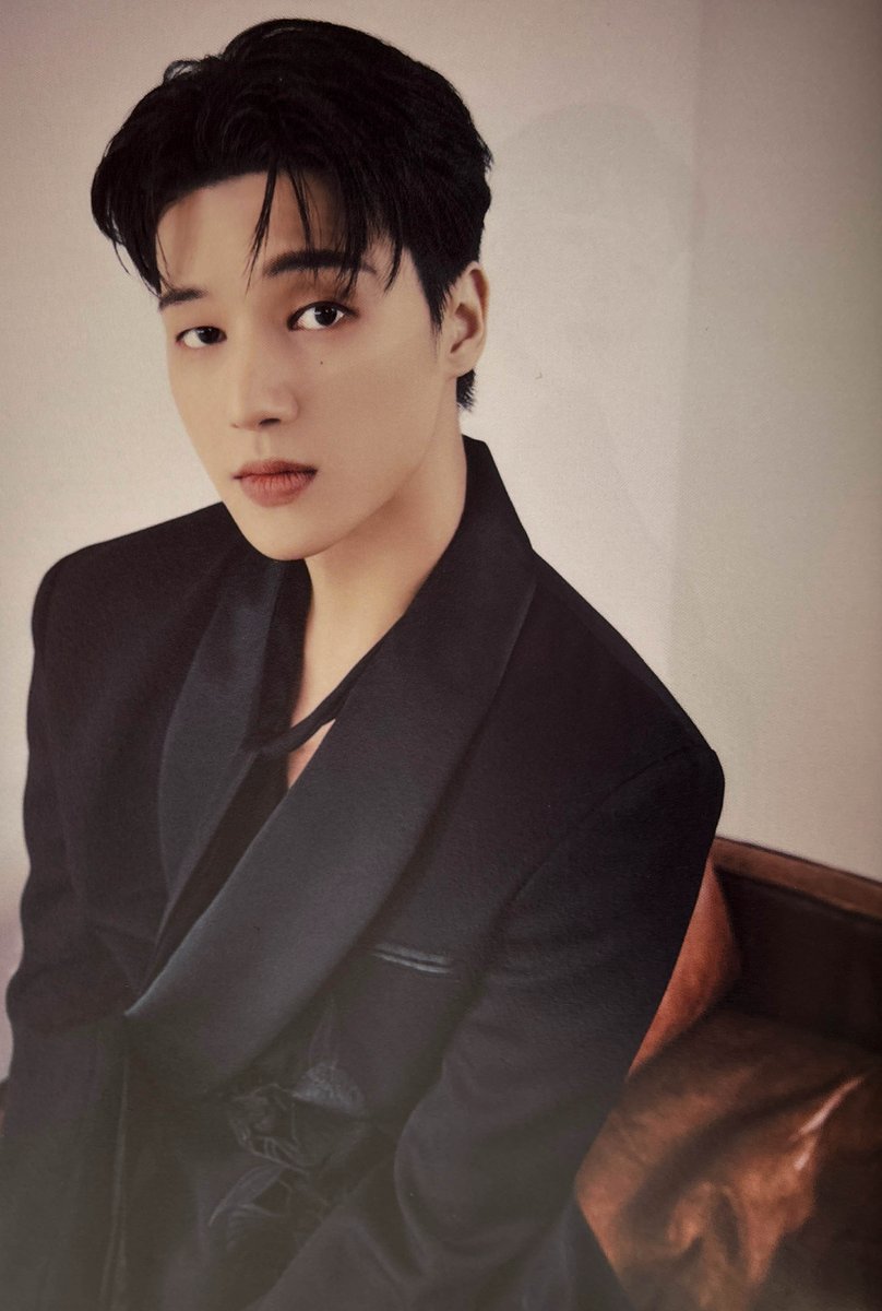 atz_scans's tweet photo. #WOOYOUNG #에이티즈 #ATEEZ #GOLDENHOURPART1 https://t.co/H7Fm9YLOGo