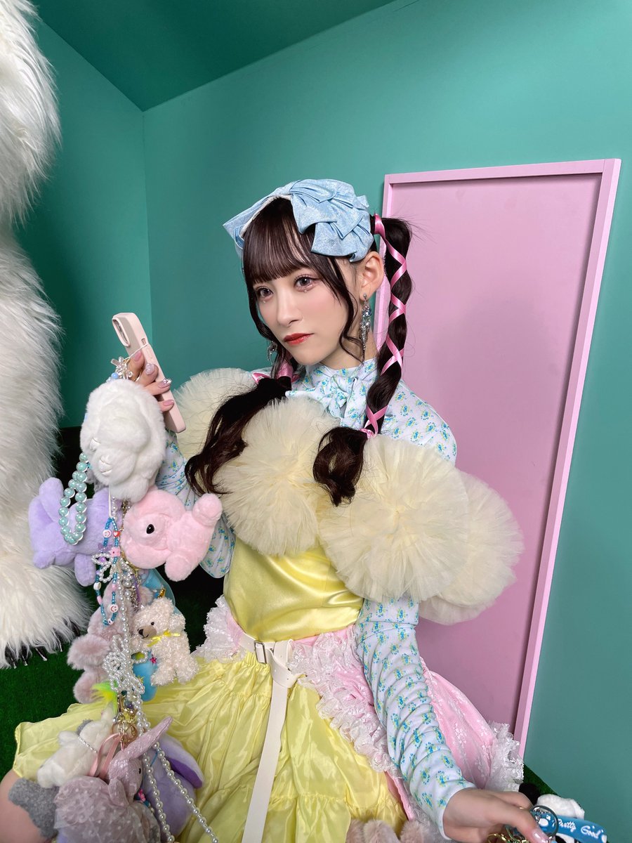 絶対アイドル辞めないで 』 MVが1000万回再生になりました