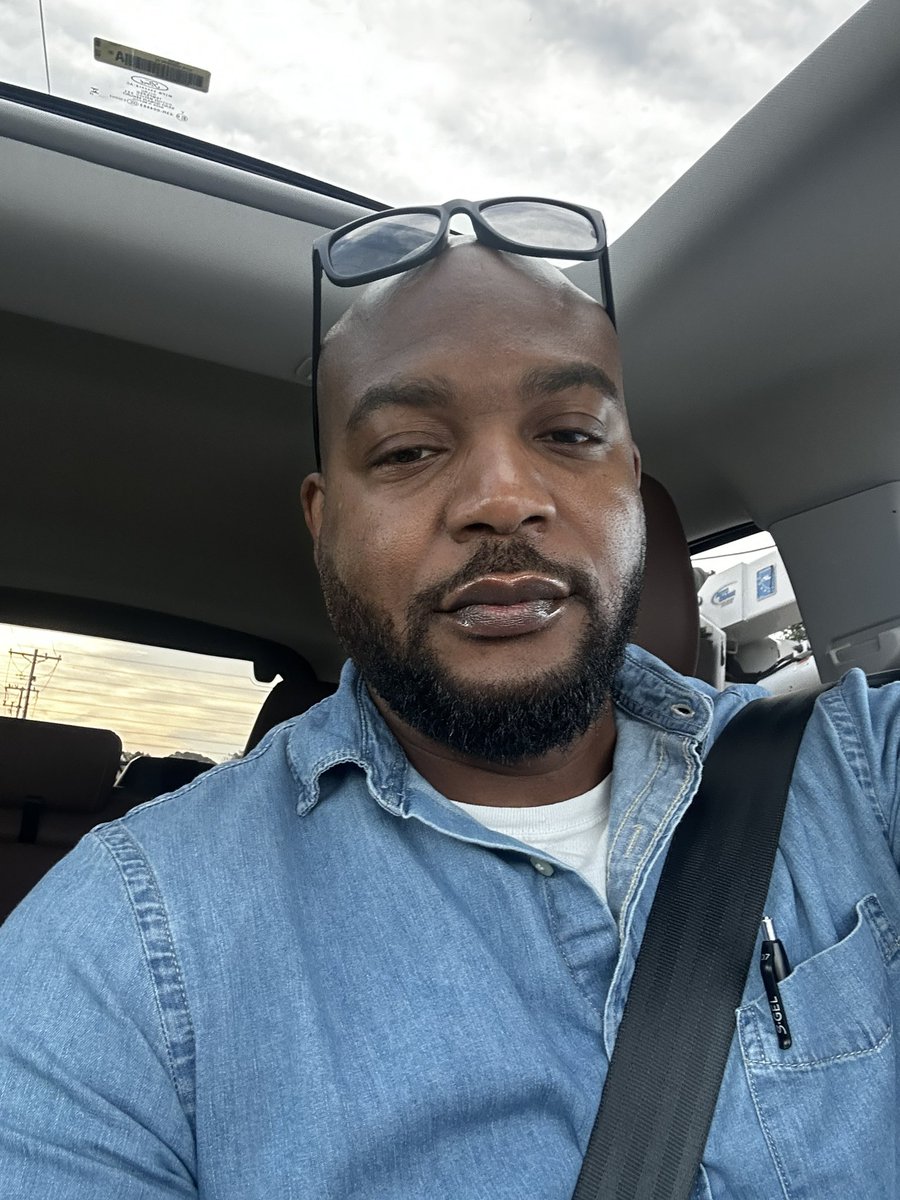 Black Harlow tweet media