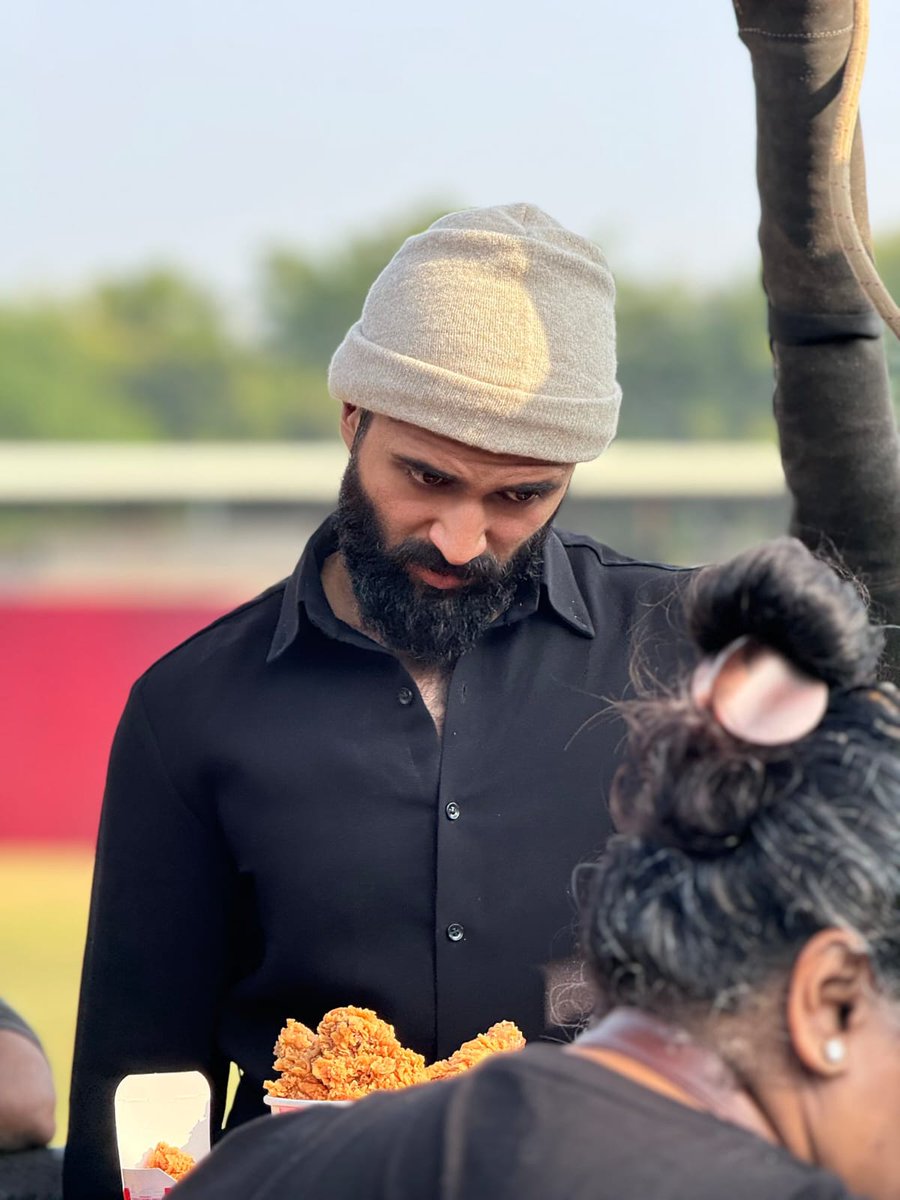 Vijay Deverakonda FC tweet media