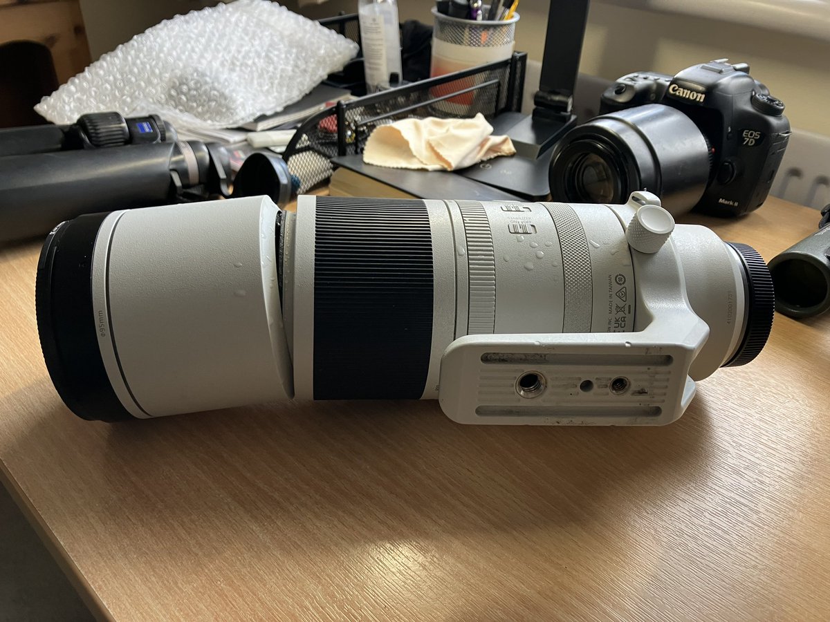 plodingbirder's tweet image. Oops! Concrete and lenses don’t mix. Think this will be expensive.