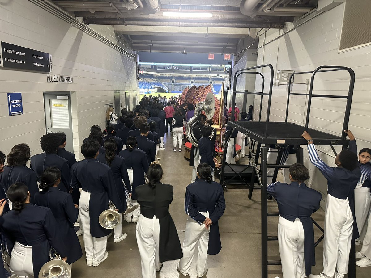 Mr. Hanes tweet media