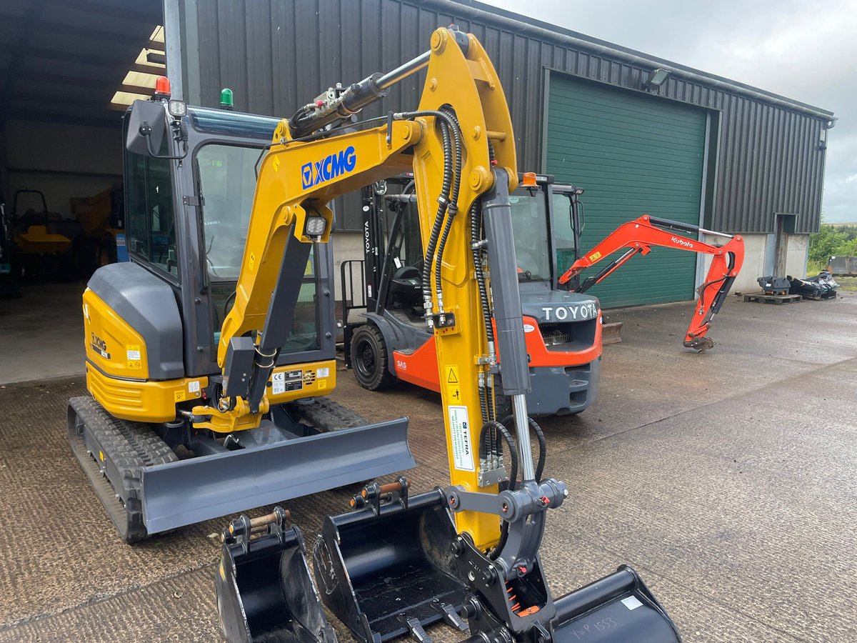 Quality meets affordability!
This New XCMG 2.7 ton XE27E mini digger was recently sold to a local customer. 

Get in touch for price and more info. 

📞 07767 824210
corsehouse.co.uk

#ayrshirebusiness #constructionsales