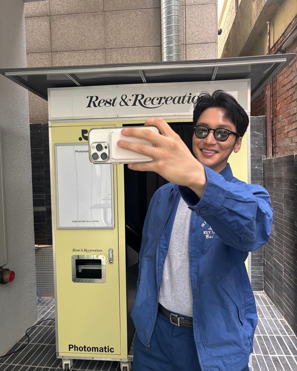 markisot

halo alo halo sobat zomblo, shoutout nya kali ini harus agak effort dah

follow base + rt tweet ini dulu
reply pake foto kecemu yg lagi pegang henpon (wajib) awkwkwk

dah gitu aja