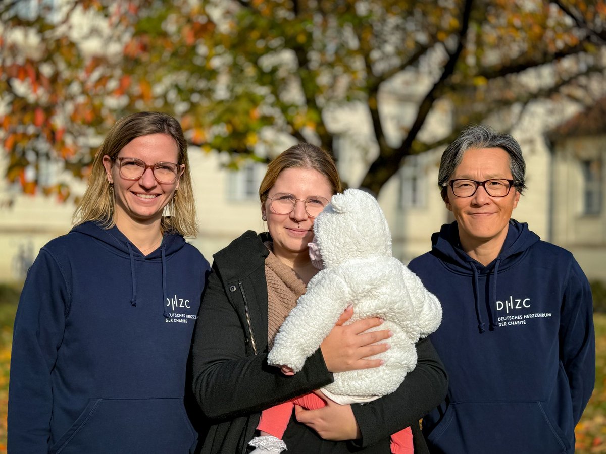 dhzcharite's tweet photo. Das #DHZC ist ein hochspezialisiertes Zentrum für angeborene #Herzfehler und Kinderherzmedizin – komplexe Erkrankungen und schwierige Verläufe  gehören zum Alltag. Dennoch: Wenn Kinder nach langem Aufenthalt entlassen werden, ist das immer besonders 😍➡️ https://t.co/cPDwo1c0tt https://t.co/tQdRtJHE23