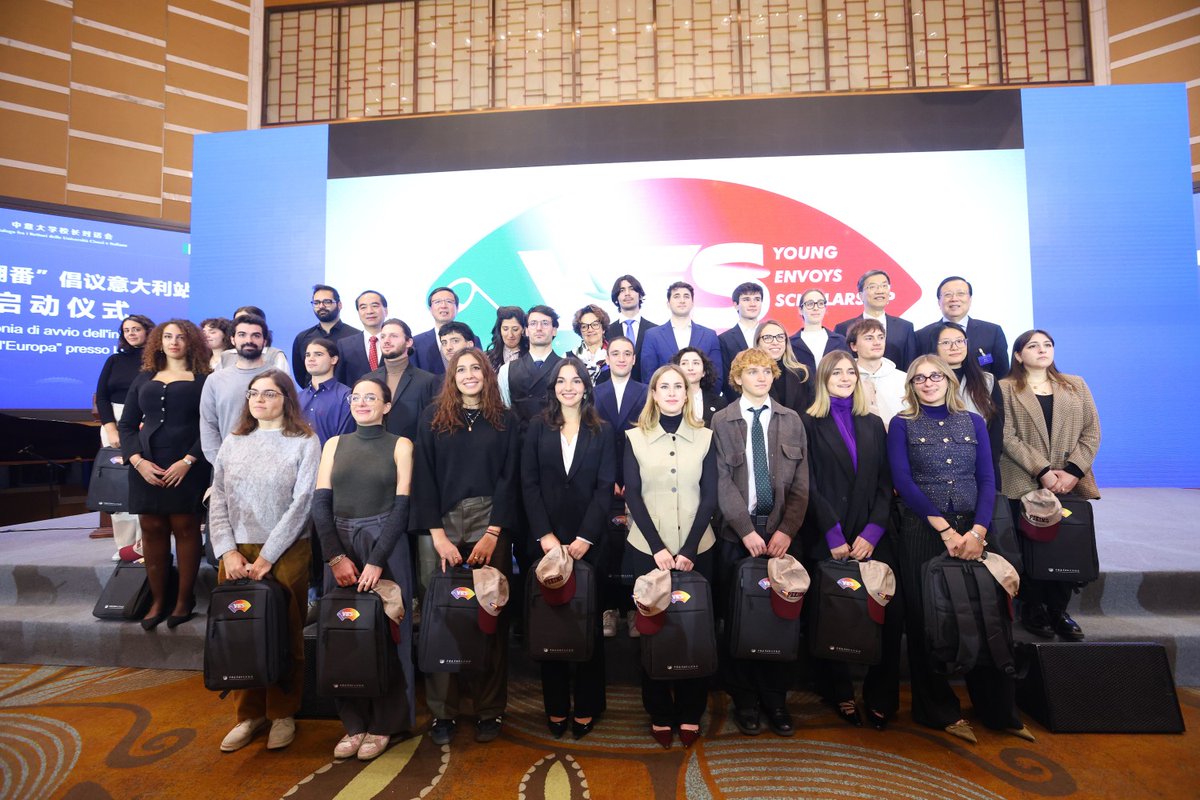 PKU1898's tweet photo. 🇨🇳🤝🇮🇹 On November 9, the Conference for Dialogue between Chinese and Italian University Rectors convened at #PekingUniversity, fostering educational and cultural collaboration. The event brought together representatives of China's Ministry of Education, Italy's Ministry of University and Research, the Italian Embassy in China, and delegates from nearly 50 universities across both countries.

At the event, key agreements were signed between 11 Chinese and Italian institutions on research, student exchange, and innovation. Moreover, a student exchange initiative was launched, bolstering the drive to double the number of European youths on exchange programs in China during the coming three years.🎓🌱

#ChinaItaly #StudyinChina