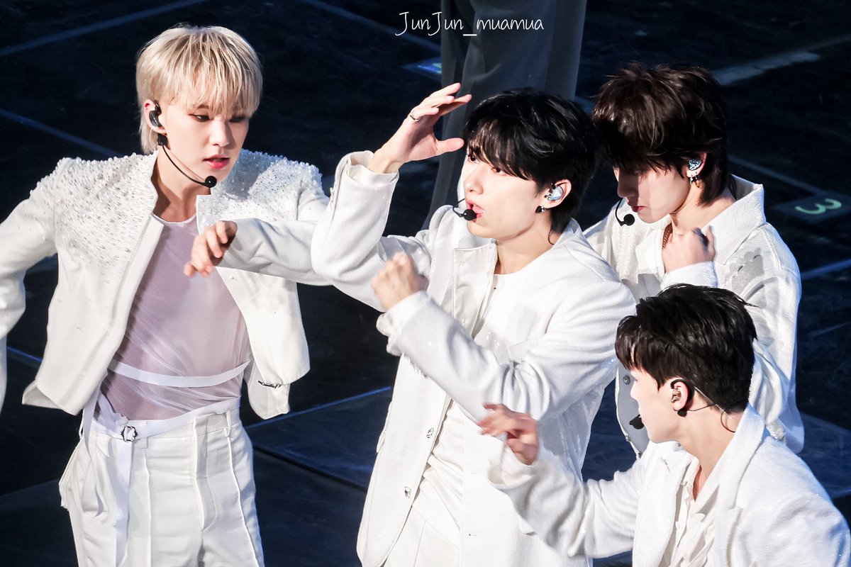 I don't understand but I luv u

#PERFORMANCETEAM
#JUN #DINO #THE8 #HOSHI

#세븐틴 #SEVENTEEN