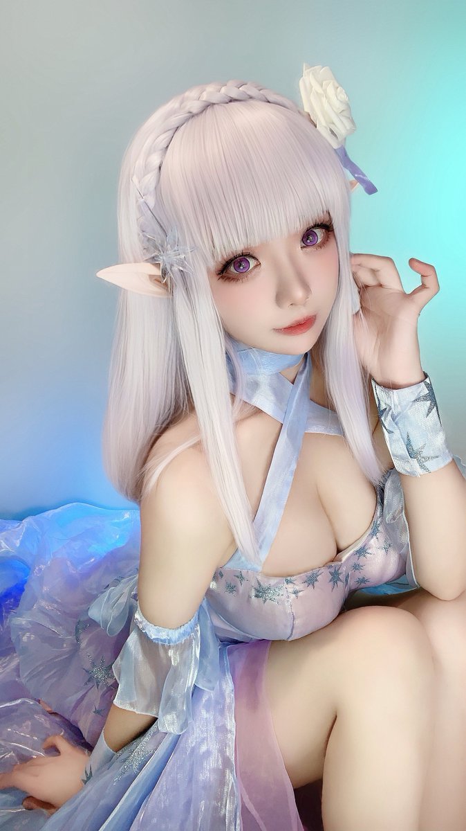 エミリア✨❄️

Crystal dress ver
#リゼロ https://t.co/IkedFrxVx1