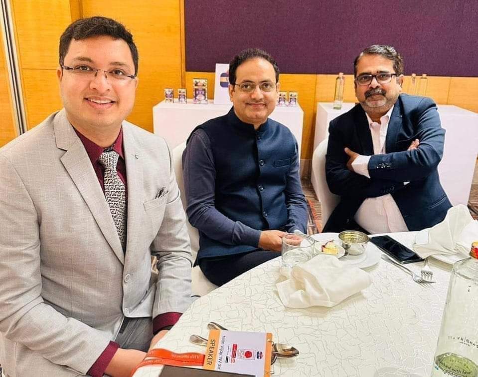 SoniyaSinghSays's tweet image. शिक्षा के व्यापारी

#uppcs_no_normalisation #Upfront #UPPCS_ROARO_ONESHIFT