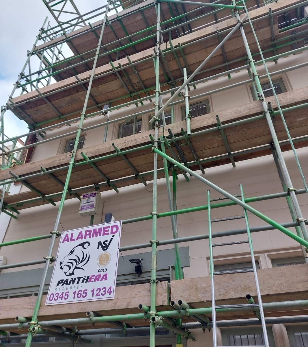 Protect your team, deter trespassers, and improve site security with Panthera Groups reliable NSI Approved Scaffold Alarm Systems this season.

Why choose us?

Fully NCP115 compliant and insurance-approved
24-hour installation
24/7 support, 365 days a year

#scaffoldalarms #NSI