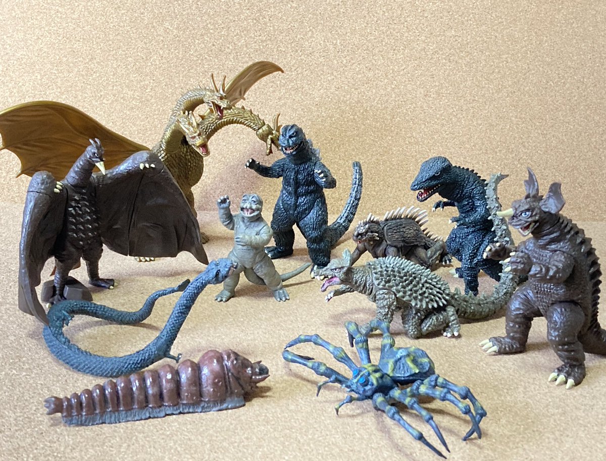 HGゴジラの怪獣総進撃編、ようやく見つけて回しました。 造形も