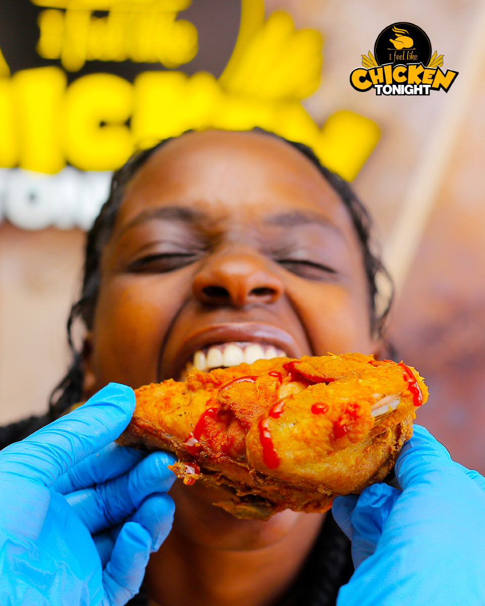 Chicken2nite_Ug's tweet photo. Are you looking to take a big bite of happiness?

We’ve got you covered, pass by any of our branches to order our signature chicken.

It's juicy and its ready to eat.🤤😋 

#24hrhappiness #onrepeat #happinessonrepeat #available247 #available247 #ifeellikechickentonight #chickentonight #ffetuliavailable