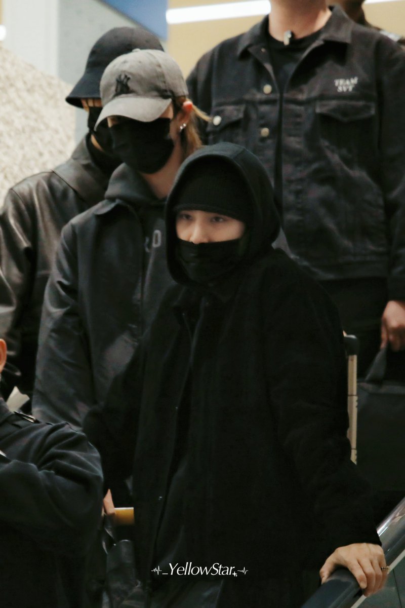 YellowStar_97's tweet photo. 🖤🖤

241112ICN🛬

#민규 #서명호 #徐明浩 #金珉奎
#ミンハオ #ミンギュ 
#gyuhao #규잇 #ギュハオ
#세븐틴 #SEVENTEEN https://t.co/VYk0LWvWRE