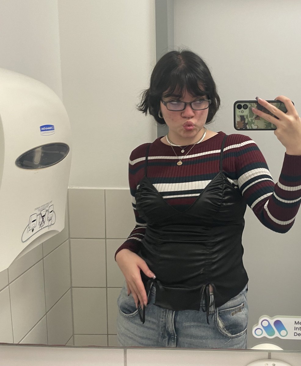 ALL YOU DO IS TRAP !!!!!!!!!!!!!!!!!!!!!!!!!!!!!!! tweet media