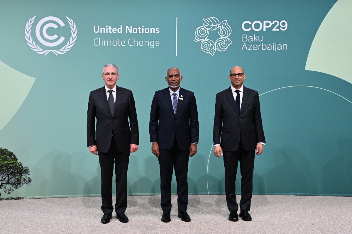 presidencymv's tweet photo. President H.E. Dr @MMuizzu attends the opening session of the World Leaders Climate Action Summit at #COP29 in Baku, Azerbaijan, themed “In Solidarity for a Green World.” 

Prior to the session, he joined fellow leaders for a family photo, marking the start of this year’s critical discussions on global climate action. 

#MaldivesAtCOP29 
#COP29