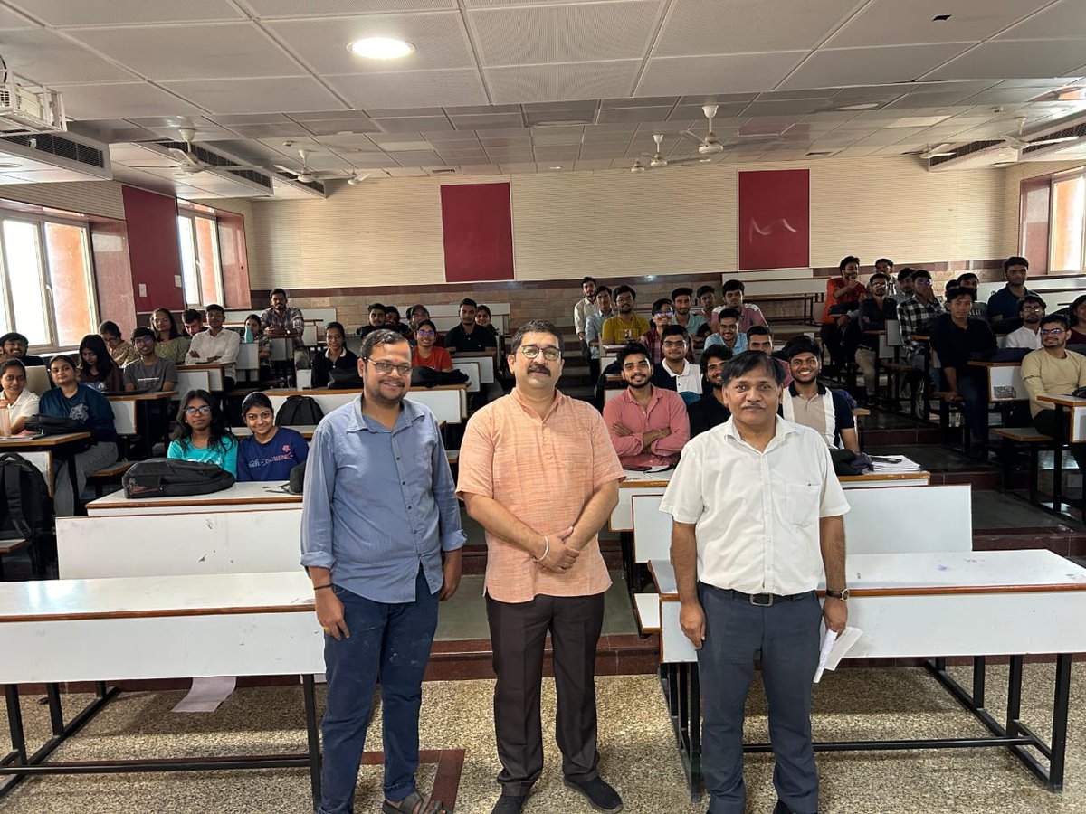 PythonAcademy's tweet image. Anup Kelkar sir led a session at MNIT Jaipur on real-life applications of machine learning. Grateful for the warm welcome and guidance from Dr. Hrushikesh Gade & Dr. Kailash Singh. #MachineLearning #PythonAcademy