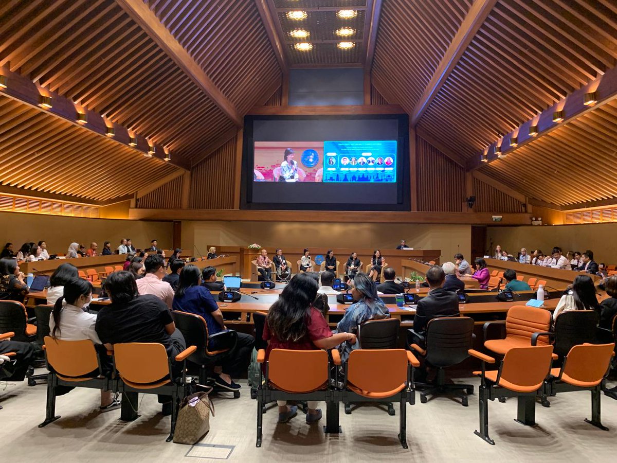 CPOPC_NET's tweet photo. @CPOPC_NET delivered a key intervention at the 8th @UNESCAP_SEA Multi-Stakeholder Forum today! We emphasized the palm oil industry's role in job creation, managing workforce migration, and driving rural development to advance the SDGs. #Sustainability #SDGs #CPOPC https://t.co/WEuNhTXzSQ