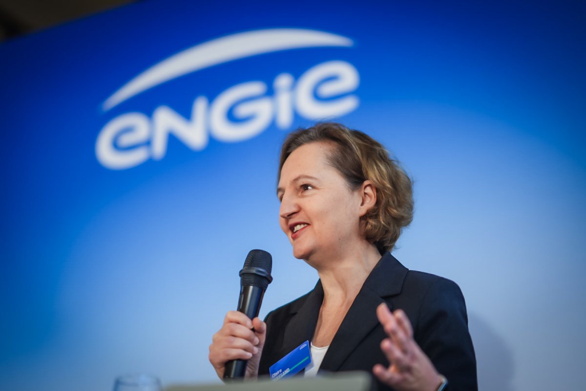 ENGIE Newsroom (@engienewsroom) on Twitter photo 🗣️"L'Europe est dans une position singulière, car elle doit réussir la transition énergétique et rattraper son retard économique." souligne <a href="/claire_waysand/">Claire Waysand</a>, Secrétaire générale d’<a href="/ENGIEgroup/">ENGIE</a>
▶️Suivre l'événement en direct : edge.media-server.com/mmc/p/kn2ehqnp… 🗣️"L'Europe est dans une position singulière, car elle doit réussir la transition énergétique et rattraper son retard économique." souligne <a href="/claire_waysand/">Claire Waysand</a>, Secrétaire générale d’<a href="/ENGIEgroup/">ENGIE</a>
▶️Suivre l'événement en direct : edge.media-server.com/mmc/p/kn2ehqnp…