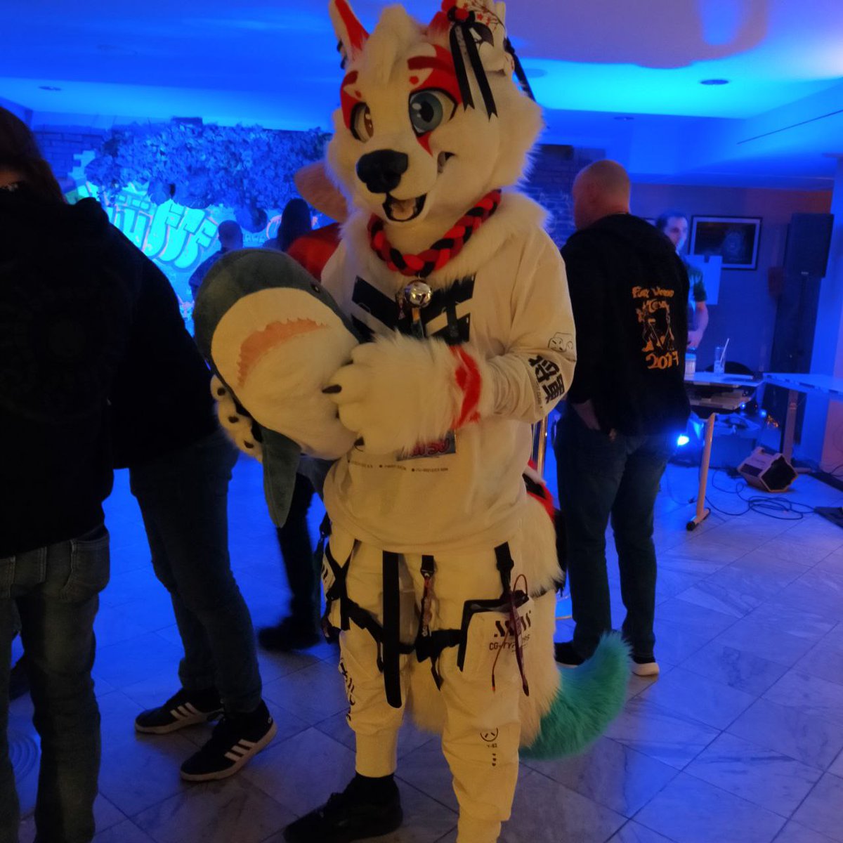 Home from <a href="/FluufffCon/">Flüüfff</a> 
It was an amazing time, I miss everyone so much already~

#furry #fursuiter #fursuit #kitsune